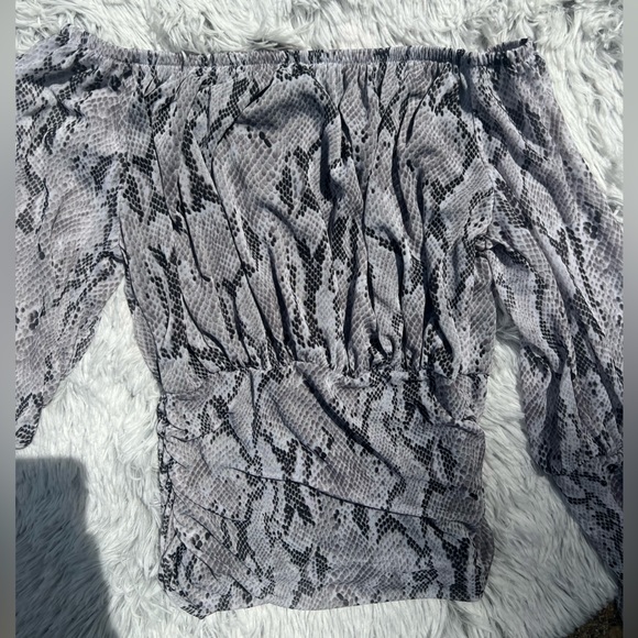 NWOT • Express Top - Picture 6 of 9